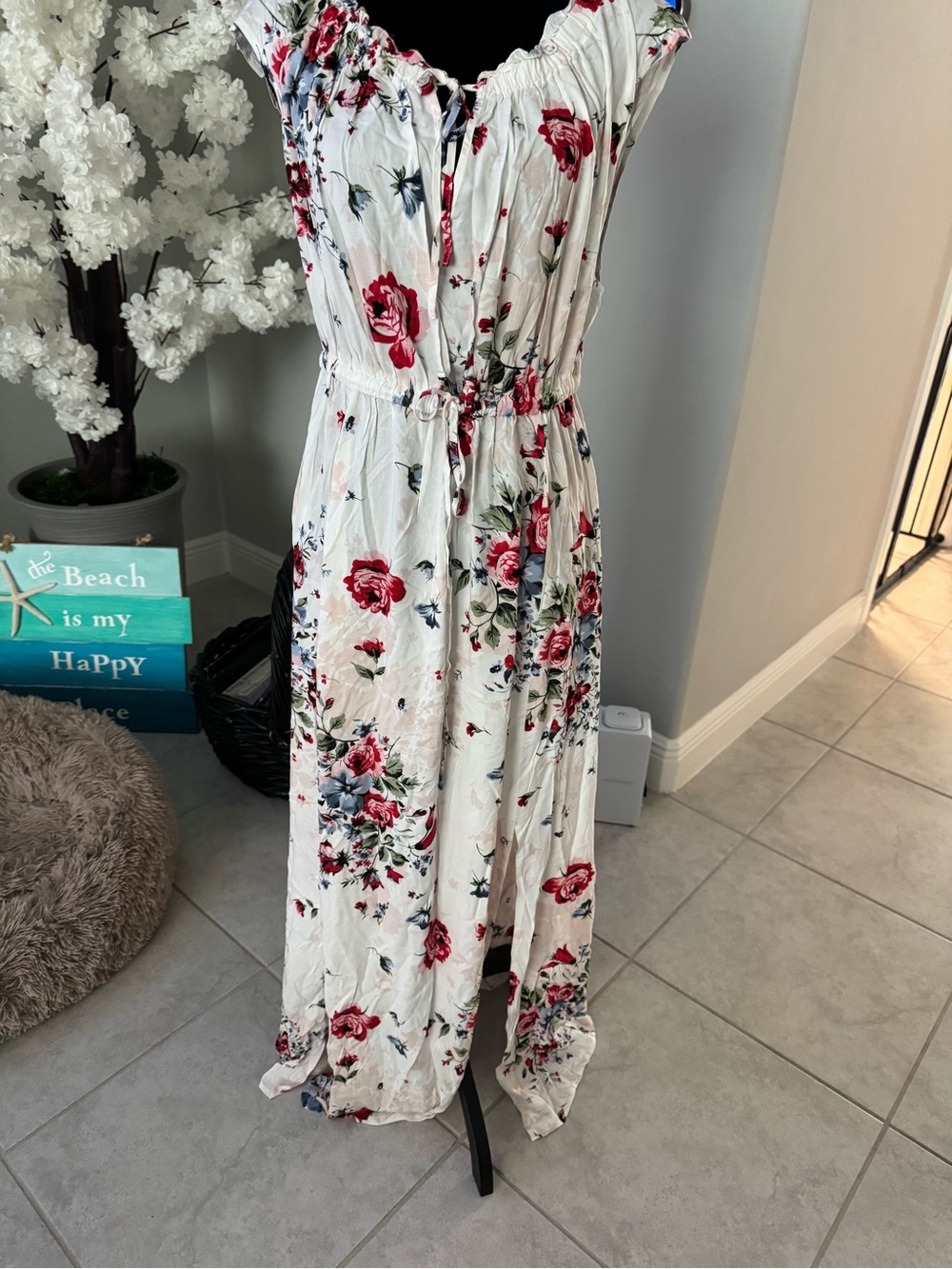 torrid NWT White Floral Maxi Dress with Red & Blue Flowers
